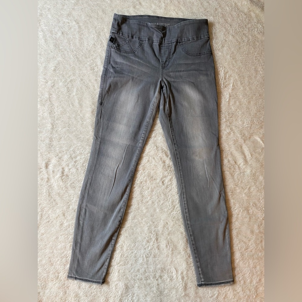 Grey rock & republic denim rx the slimming denim cure pants size 10 jeggings